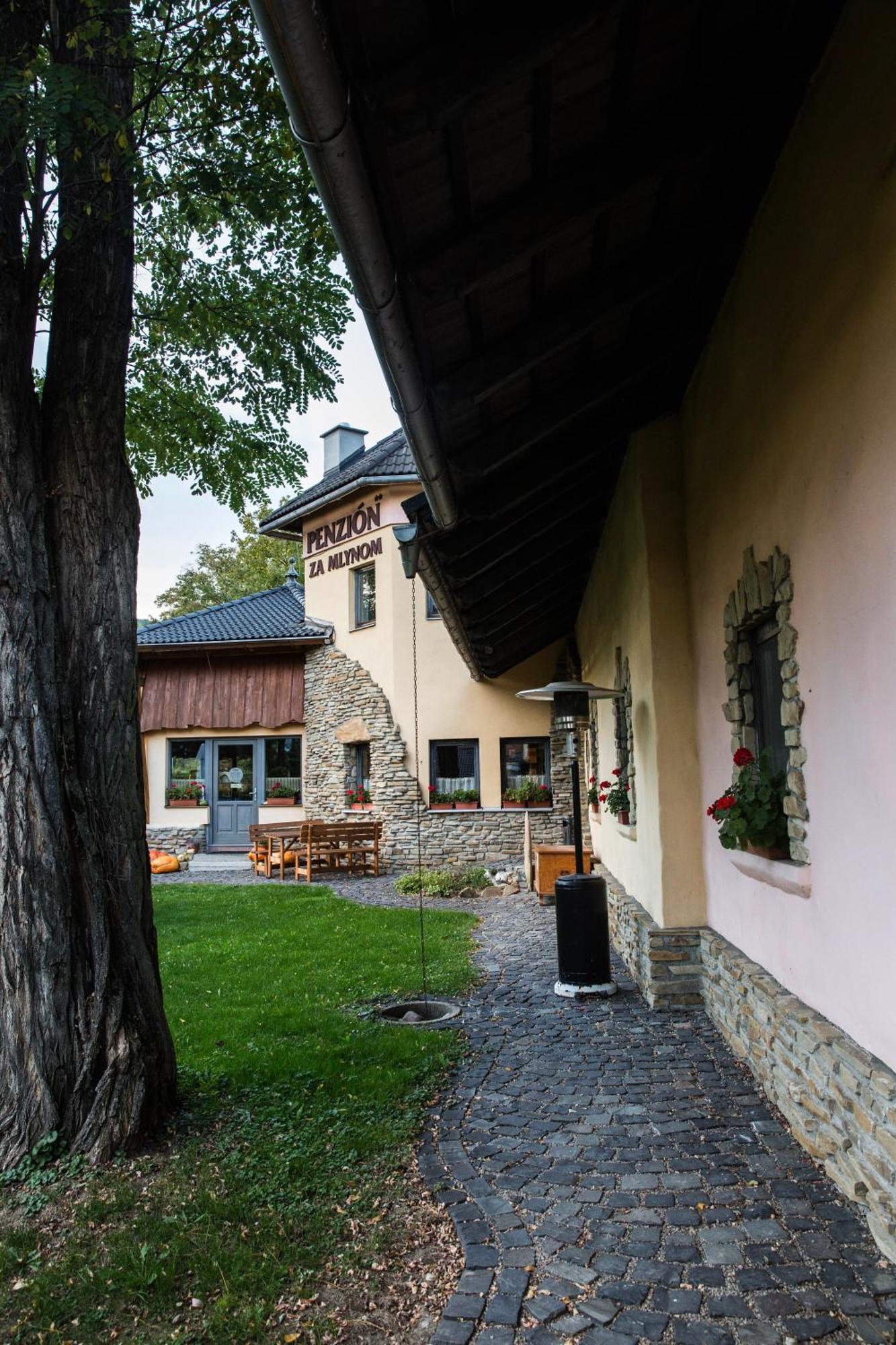 Penzion Za Mlynom Liptovska Tepla Екстер'єр фото
